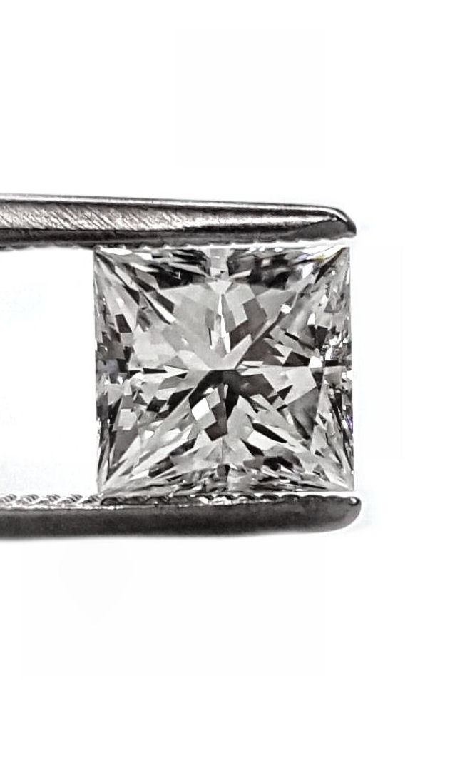 46pt.  G VS1 quality princess cut diamond IGI certified